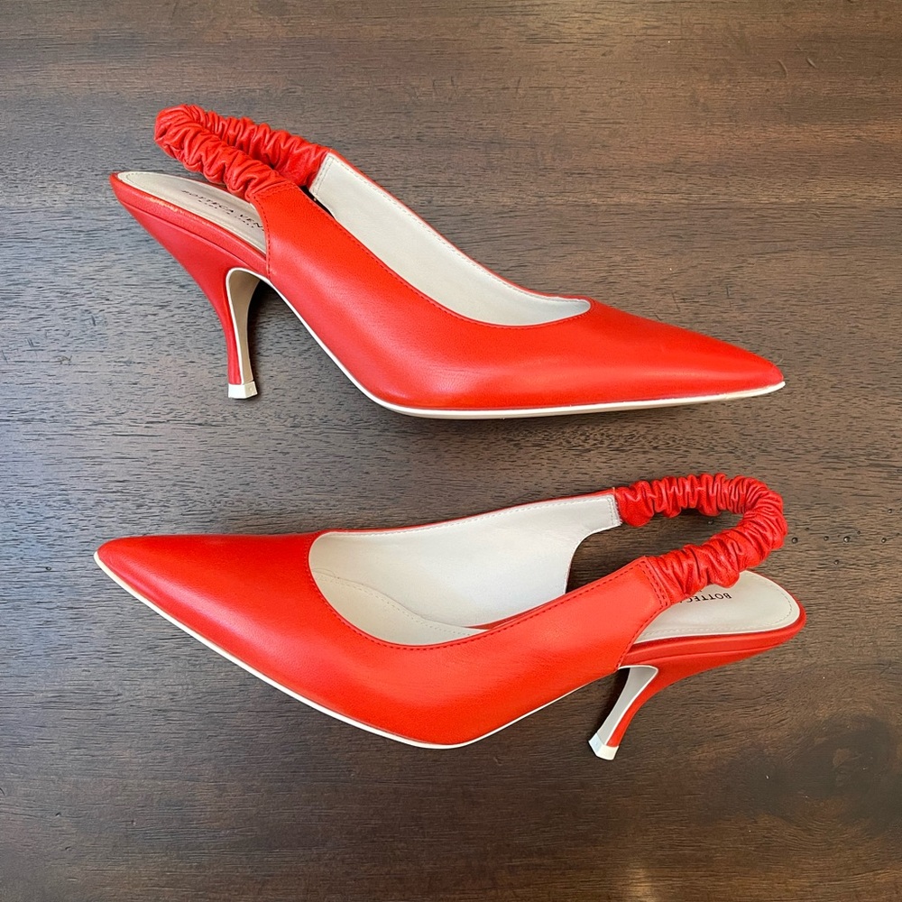 Stunning Bottega Veneta slingback pumps in poppy. Worn once. Like new.